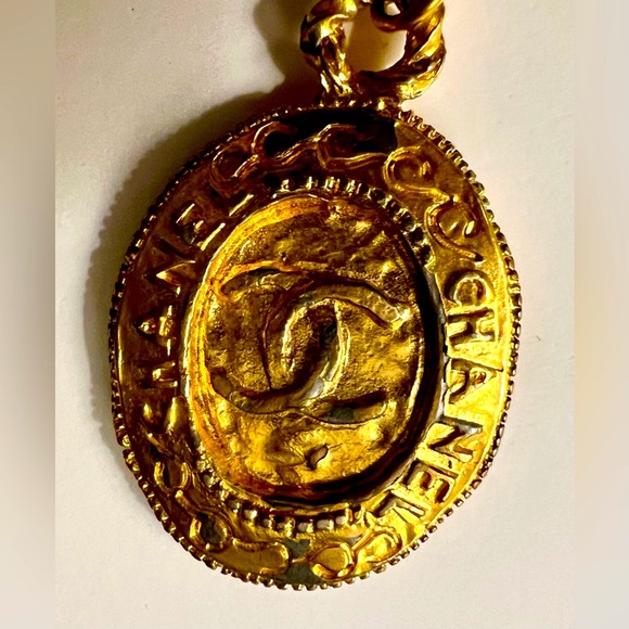 Chanel Vintage Gold Plated CC Medallion Pendant Necklace - Picture 11 of 15